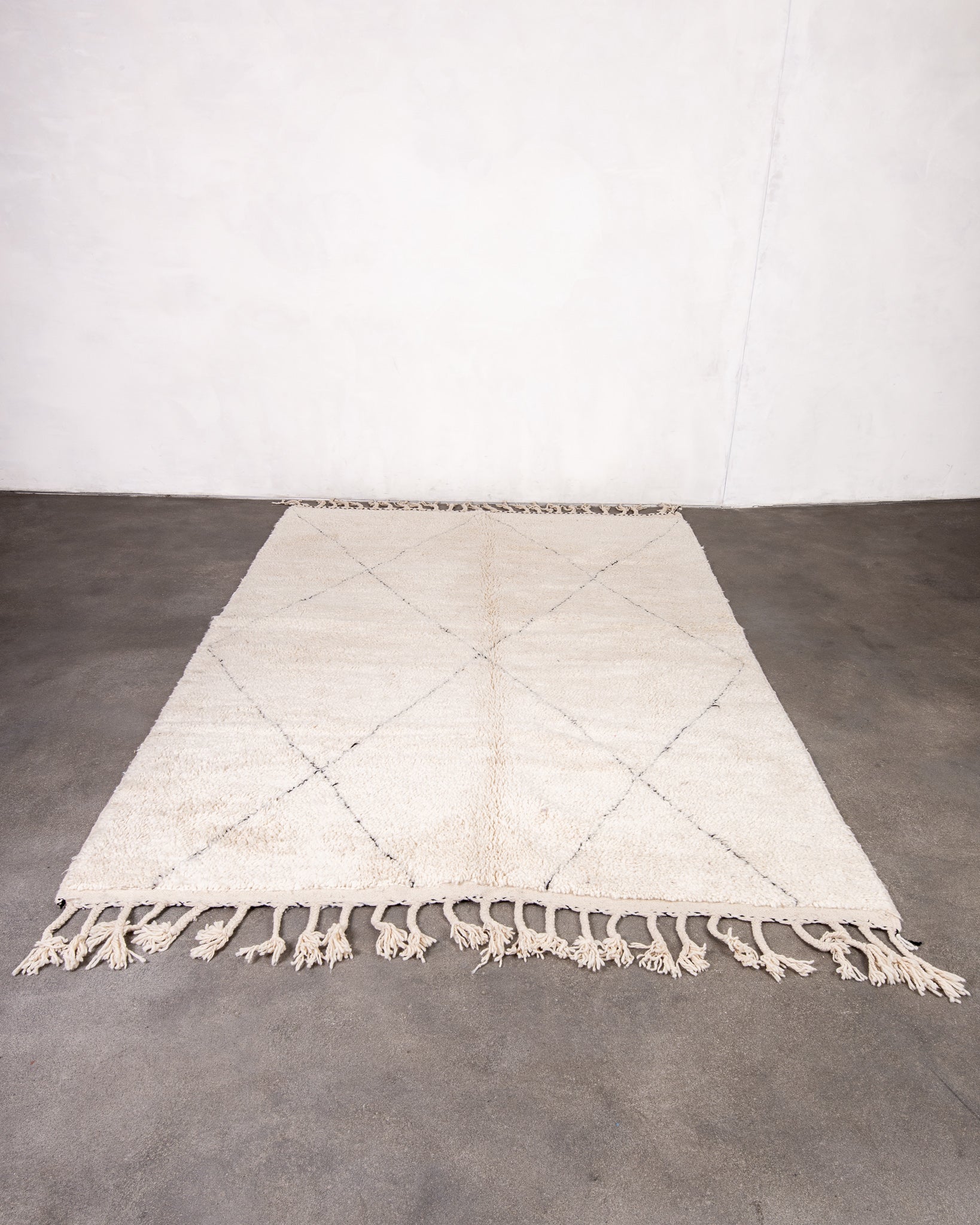 Modern designer handcrafted Berber rug from morocco Beniourain with beautiful colors and patterns